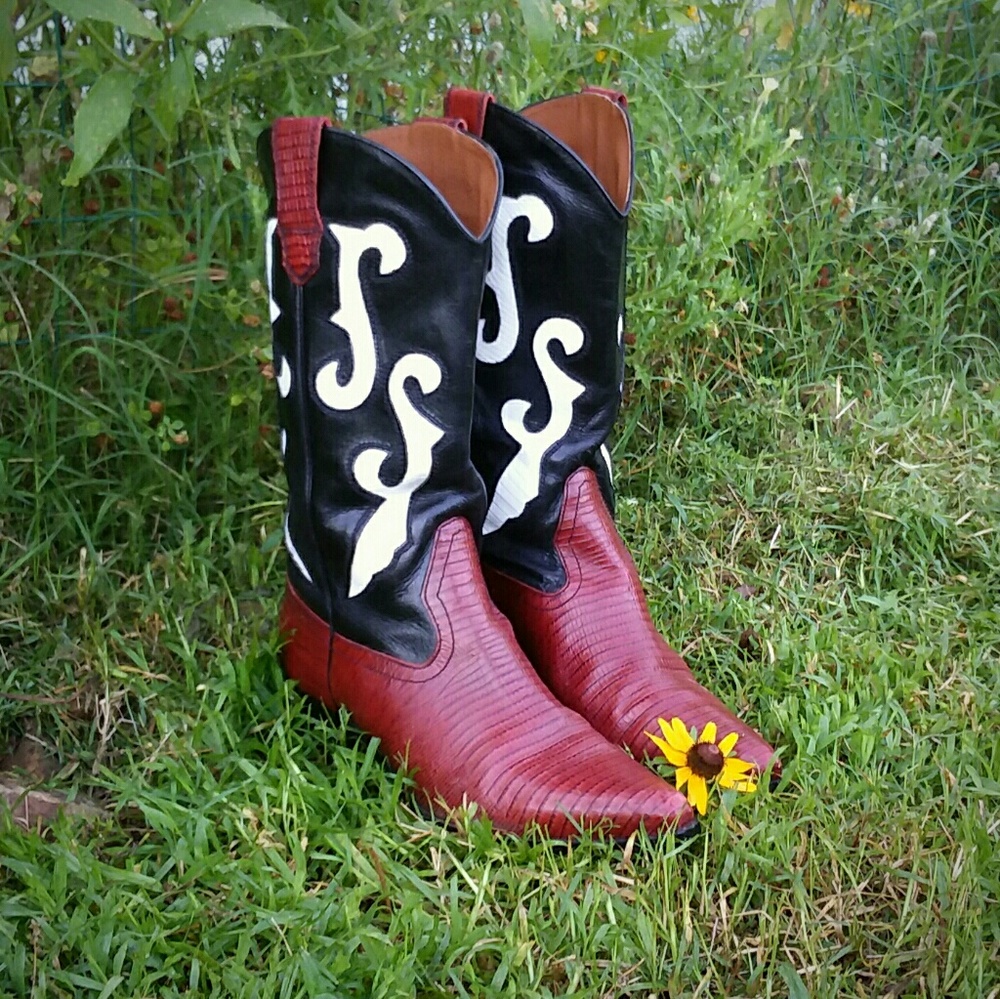Vintage lizard embossed inlay cowgirl/cowboy boots